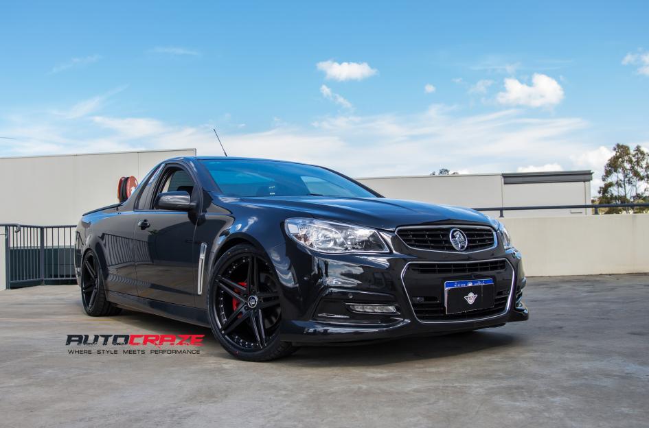 HOLDEN-COMMODORE-DICTATOR-MATTE-BLACK